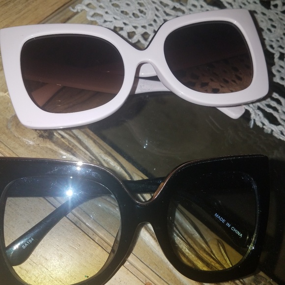 Oversized Sophisticated Shades - Gold Trimmed - Picture 2 of 2